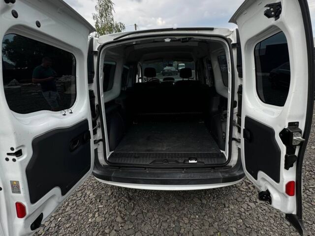 Белый Рено Кенгу, объемом двигателя 0 л и пробегом 0 тыс. км за 7100 $, фото 10 на Automoto.ua