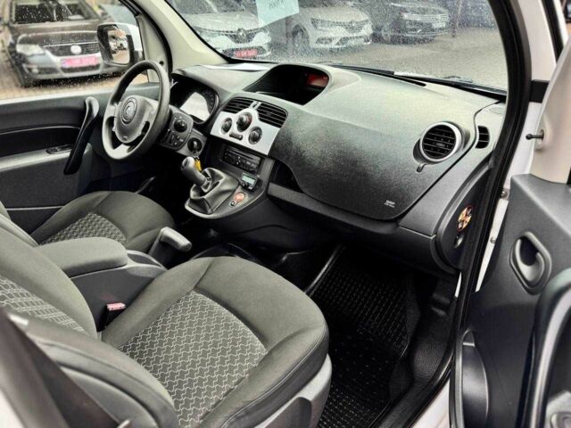 Белый Рено Кенгу, объемом двигателя 1.5 л и пробегом 221 тыс. км за 8700 $, фото 14 на Automoto.ua