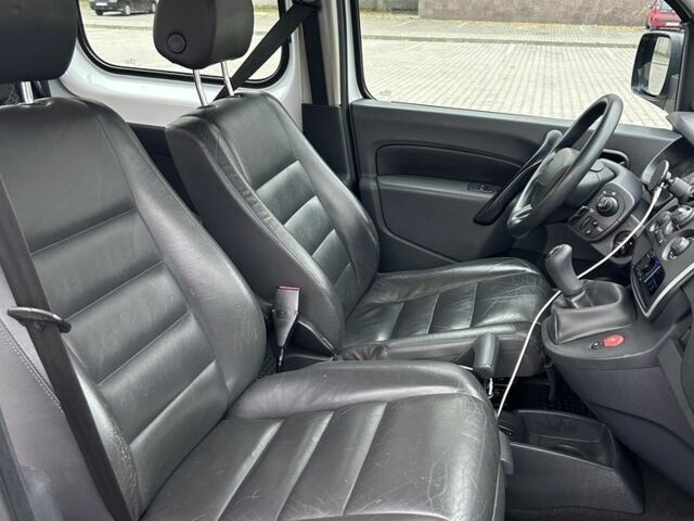 Белый Рено Кенгу, объемом двигателя 1.5 л и пробегом 312 тыс. км за 8600 $, фото 11 на Automoto.ua