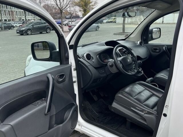 Белый Рено Кенгу, объемом двигателя 1.5 л и пробегом 312 тыс. км за 8600 $, фото 13 на Automoto.ua