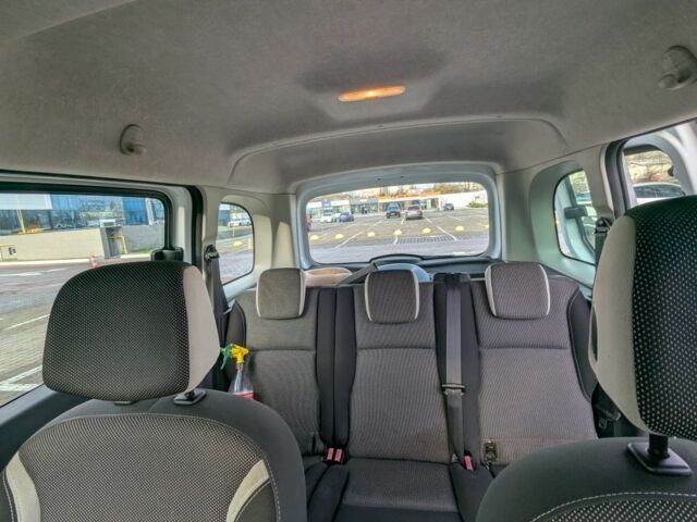 Белый Рено Кенгу, объемом двигателя 1.5 л и пробегом 205 тыс. км за 7500 $, фото 6 на Automoto.ua