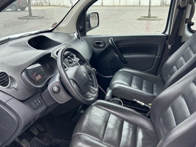 Белый Рено Кенгу, объемом двигателя 1.5 л и пробегом 312 тыс. км за 8600 $, фото 15 на Automoto.ua