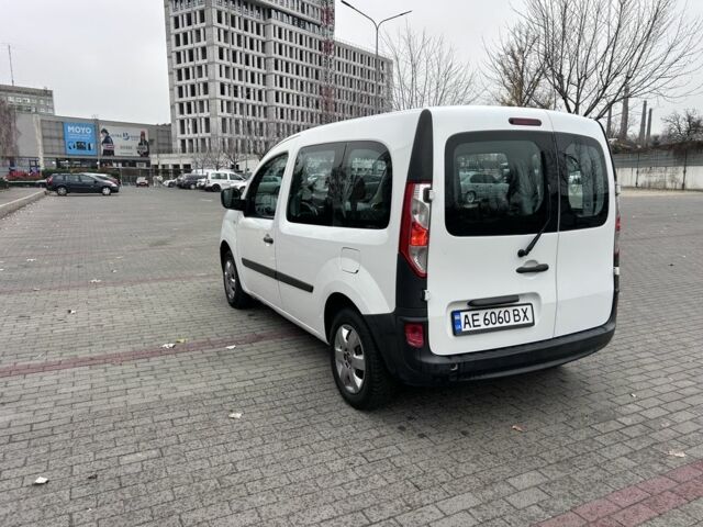 Белый Рено Кенгу, объемом двигателя 1.5 л и пробегом 312 тыс. км за 8600 $, фото 17 на Automoto.ua