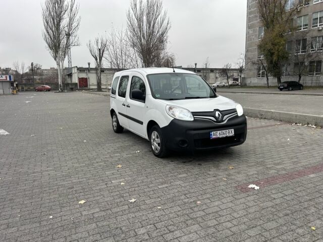 Белый Рено Кенгу, объемом двигателя 1.5 л и пробегом 312 тыс. км за 8600 $, фото 19 на Automoto.ua