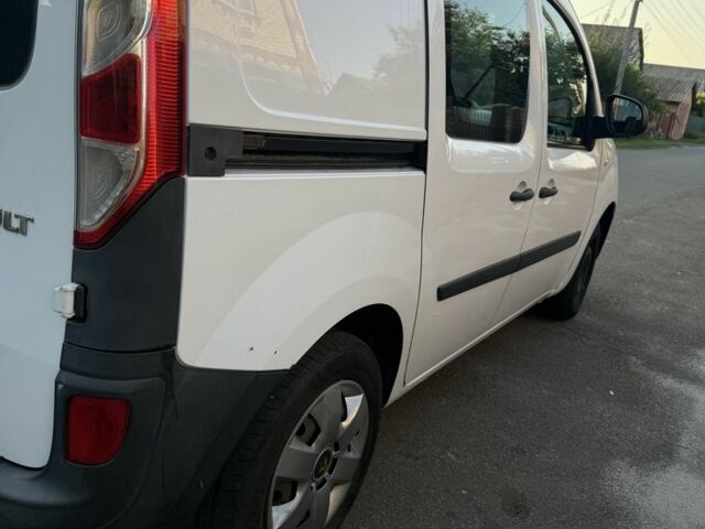 Белый Рено Кенгу, объемом двигателя 1.5 л и пробегом 356 тыс. км за 8500 $, фото 7 на Automoto.ua