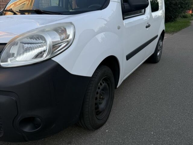 Белый Рено Кенгу, объемом двигателя 1.5 л и пробегом 356 тыс. км за 8500 $, фото 1 на Automoto.ua