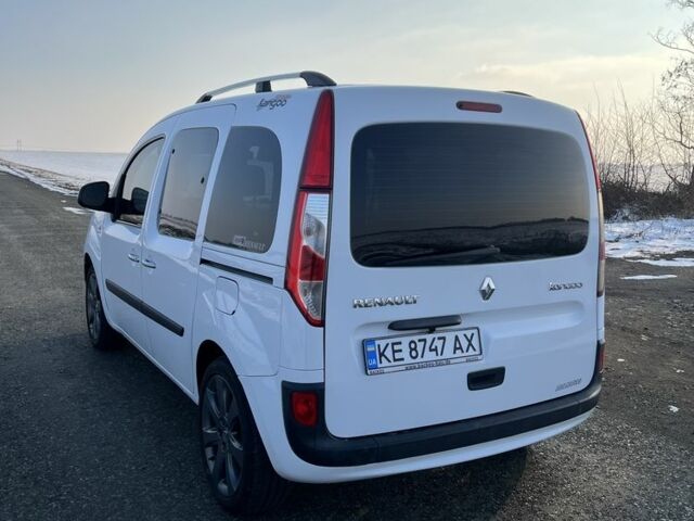 Белый Рено Кенгу, объемом двигателя 1.5 л и пробегом 250 тыс. км за 10450 $, фото 3 на Automoto.ua