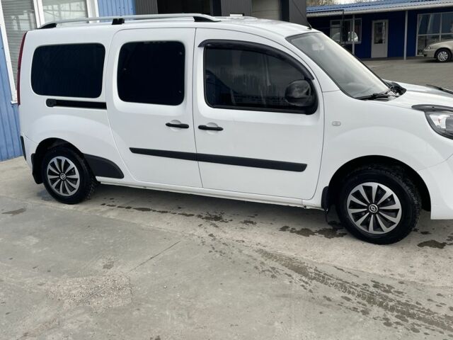 Белый Рено Кенгу, объемом двигателя 1.5 л и пробегом 230 тыс. км за 12600 $, фото 2 на Automoto.ua