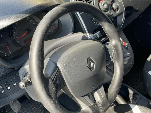 Белый Рено Кенгу, объемом двигателя 1.5 л и пробегом 230 тыс. км за 12600 $, фото 6 на Automoto.ua