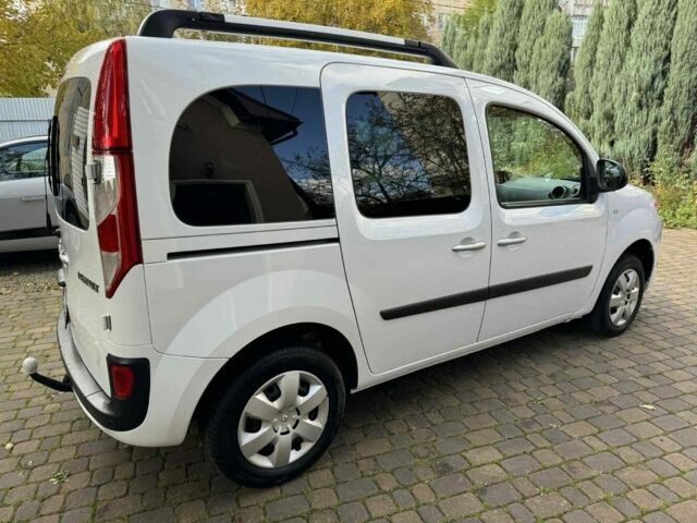 Белый Рено Кенгу, объемом двигателя 0 л и пробегом 220 тыс. км за 10800 $, фото 3 на Automoto.ua