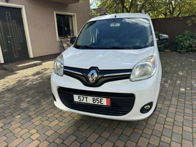 Белый Рено Кенгу, объемом двигателя 0 л и пробегом 220 тыс. км за 10800 $, фото 1 на Automoto.ua