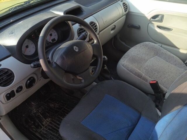 Белый Рено Кенгу, объемом двигателя 1.6 л и пробегом 190 тыс. км за 1600 $, фото 8 на Automoto.ua