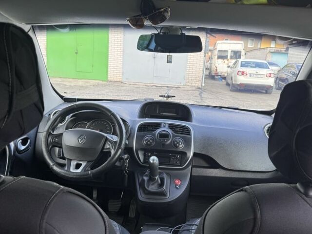Белый Рено Кенгу, объемом двигателя 1.5 л и пробегом 170 тыс. км за 12000 $, фото 14 на Automoto.ua