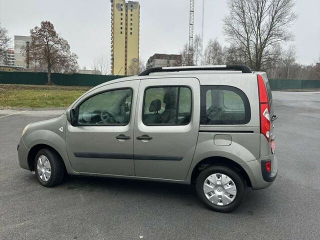 Бежевый Рено Кенгу, объемом двигателя 1.6 л и пробегом 187 тыс. км за 7450 $, фото 2 на Automoto.ua