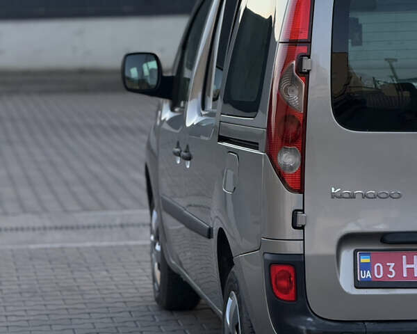 Бежевый Рено Кенгу, объемом двигателя 1.5 л и пробегом 253 тыс. км за 7800 $, фото 12 на Automoto.ua