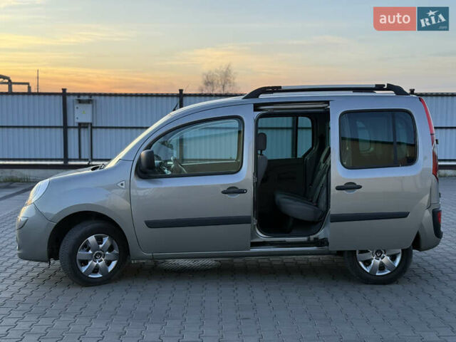 Бежевый Рено Кенгу, объемом двигателя 1.5 л и пробегом 253 тыс. км за 7800 $, фото 26 на Automoto.ua