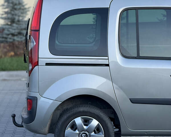 Бежевый Рено Кенгу, объемом двигателя 1.5 л и пробегом 253 тыс. км за 7800 $, фото 16 на Automoto.ua