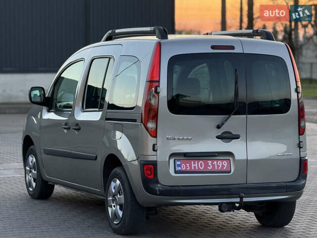 Бежевый Рено Кенгу, объемом двигателя 1.5 л и пробегом 253 тыс. км за 7800 $, фото 6 на Automoto.ua