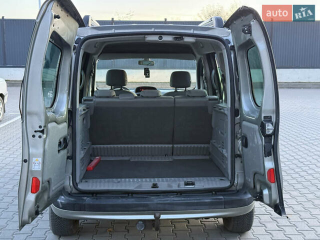 Бежевый Рено Кенгу, объемом двигателя 1.5 л и пробегом 253 тыс. км за 7800 $, фото 46 на Automoto.ua