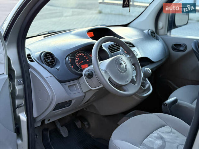 Бежевый Рено Кенгу, объемом двигателя 1.5 л и пробегом 253 тыс. км за 7800 $, фото 33 на Automoto.ua