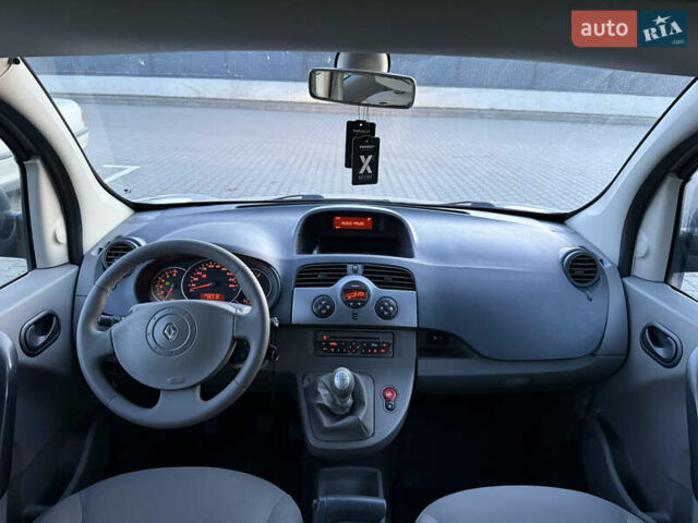 Бежевый Рено Кенгу, объемом двигателя 1.5 л и пробегом 253 тыс. км за 7800 $, фото 38 на Automoto.ua