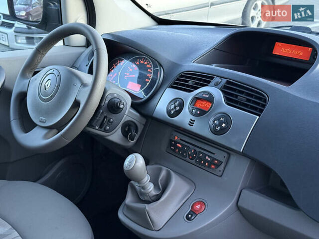 Бежевый Рено Кенгу, объемом двигателя 1.5 л и пробегом 253 тыс. км за 7800 $, фото 43 на Automoto.ua