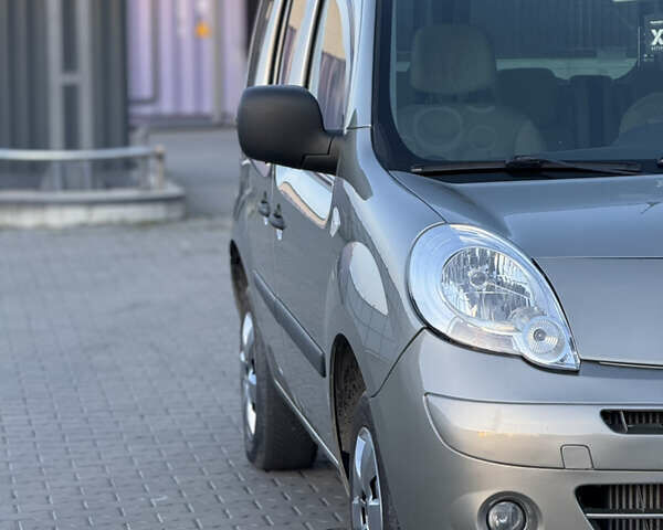 Бежевый Рено Кенгу, объемом двигателя 1.5 л и пробегом 253 тыс. км за 7800 $, фото 10 на Automoto.ua