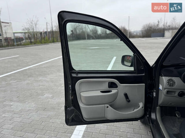 Чорний Рено Кєнгу, об'ємом двигуна 1.5 л та пробігом 319 тис. км за 2350 $, фото 12 на Automoto.ua