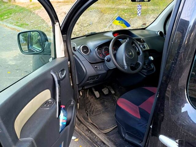 Чорний Рено Кєнгу, об'ємом двигуна 1.6 л та пробігом 272 тис. км за 8500 $, фото 2 на Automoto.ua