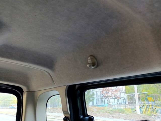 Чорний Рено Кєнгу, об'ємом двигуна 1.6 л та пробігом 272 тис. км за 8500 $, фото 4 на Automoto.ua