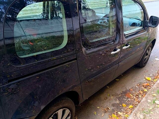 Чорний Рено Кєнгу, об'ємом двигуна 1.6 л та пробігом 272 тис. км за 8500 $, фото 1 на Automoto.ua