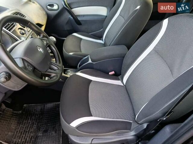 Чорний Рено Кєнгу, об'ємом двигуна 1.5 л та пробігом 219 тис. км за 12898 $, фото 14 на Automoto.ua