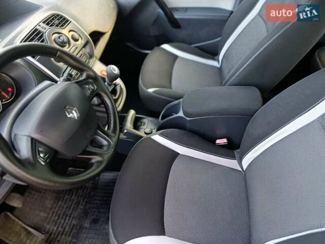 Чорний Рено Кєнгу, об'ємом двигуна 1.5 л та пробігом 219 тис. км за 12898 $, фото 13 на Automoto.ua