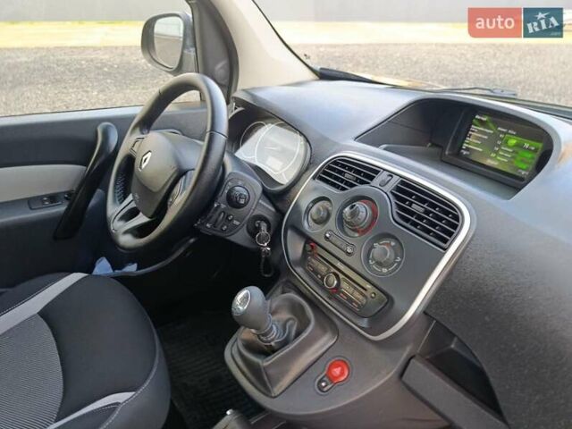 Чорний Рено Кєнгу, об'ємом двигуна 1.5 л та пробігом 219 тис. км за 12898 $, фото 30 на Automoto.ua