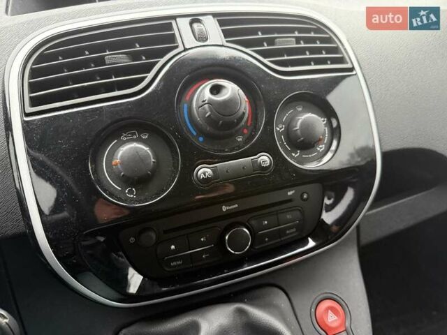 Черный Рено Кенгу, объемом двигателя 1.5 л и пробегом 259 тыс. км за 8999 $, фото 12 на Automoto.ua