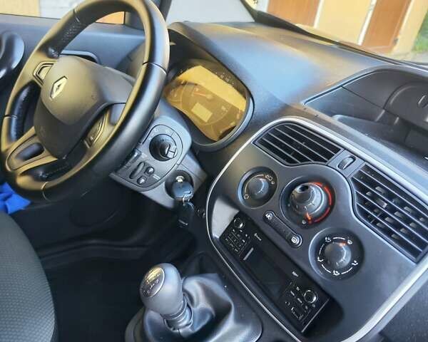 Черный Рено Кенгу, объемом двигателя 0 л и пробегом 187 тыс. км за 10900 $, фото 21 на Automoto.ua