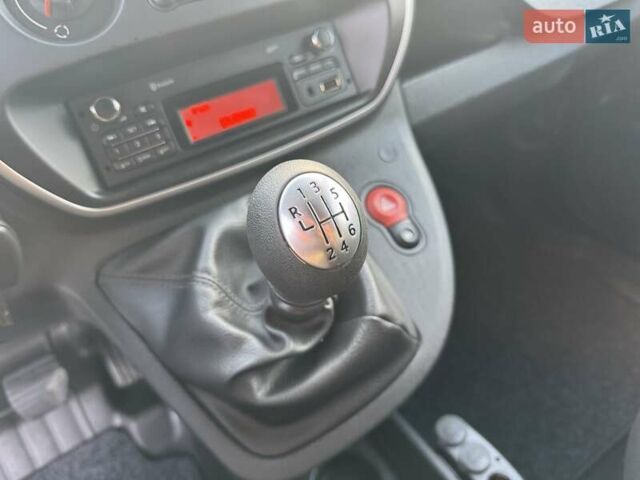 Рено Кенгу 2018 в Дубно на Automoto.ua Черный Рено Кенгу, объемом двигателя 1.5 л и пробегом 263 тыс. км за 11500 $, фото 26 на Automoto.ua