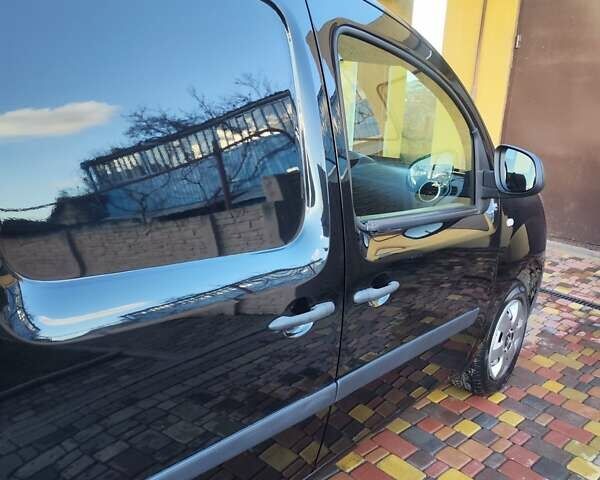 Черный Рено Кенгу, объемом двигателя 0 л и пробегом 187 тыс. км за 10900 $, фото 16 на Automoto.ua