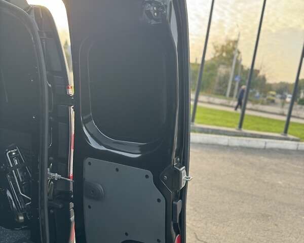 Рено Кенгу 2018 в Дубно на Automoto.ua Черный Рено Кенгу, объемом двигателя 1.5 л и пробегом 263 тыс. км за 11500 $, фото 37 на Automoto.ua