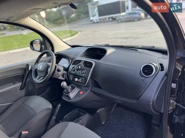 Рено Кенгу 2018 в Дубно на Automoto.ua Черный Рено Кенгу, объемом двигателя 1.5 л и пробегом 263 тыс. км за 11500 $, фото 52 на Automoto.ua