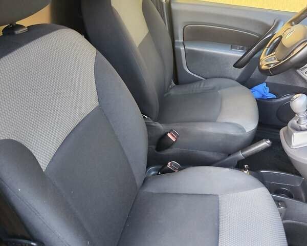 Черный Рено Кенгу, объемом двигателя 0 л и пробегом 187 тыс. км за 10900 $, фото 18 на Automoto.ua