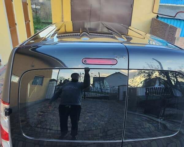 Черный Рено Кенгу, объемом двигателя 0 л и пробегом 187 тыс. км за 10900 $, фото 13 на Automoto.ua