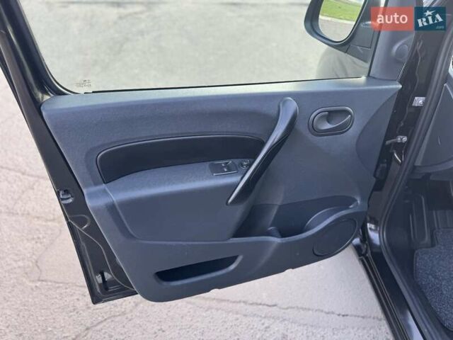 Рено Кенгу 2018 в Дубно на Automoto.ua Черный Рено Кенгу, объемом двигателя 1.5 л и пробегом 263 тыс. км за 11500 $, фото 18 на Automoto.ua