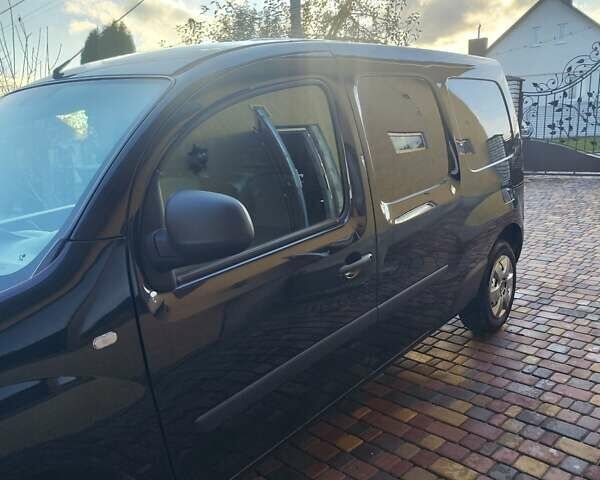 Черный Рено Кенгу, объемом двигателя 0 л и пробегом 187 тыс. км за 10900 $, фото 11 на Automoto.ua