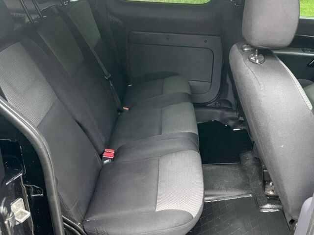 Черный Рено Кенгу, объемом двигателя 1.5 л и пробегом 270 тыс. км за 11600 $, фото 7 на Automoto.ua