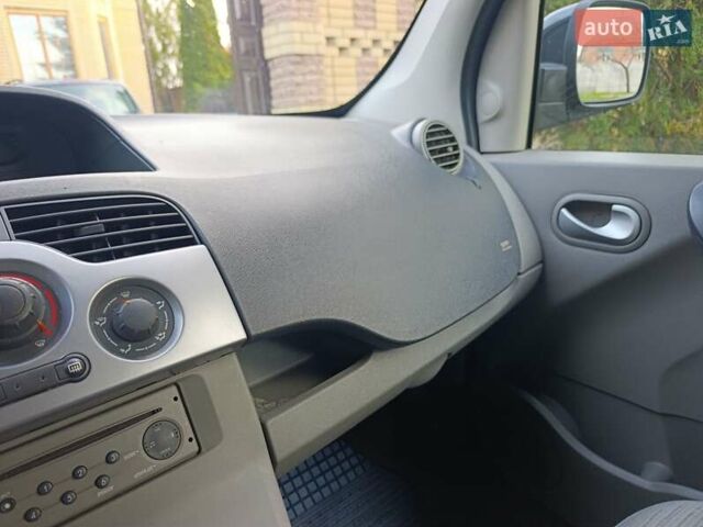 Чорний Рено Кєнгу, об'ємом двигуна 1.6 л та пробігом 245 тис. км за 7500 $, фото 38 на Automoto.ua