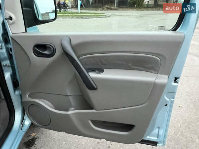 Черный Рено Кенгу, объемом двигателя 1.5 л и пробегом 170 тыс. км за 6700 $, фото 40 на Automoto.ua