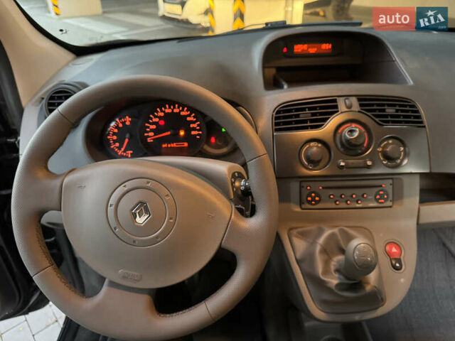 Чорний Рено Кєнгу, об'ємом двигуна 1.6 л та пробігом 190 тис. км за 7350 $, фото 40 на Automoto.ua