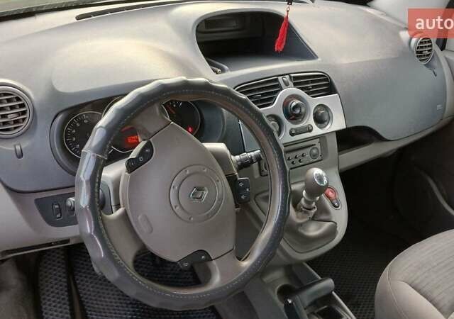 Черный Рено Кенгу, объемом двигателя 1.5 л и пробегом 229 тыс. км за 6900 $, фото 4 на Automoto.ua