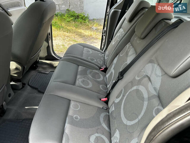 Черный Рено Кенгу, объемом двигателя 1.46 л и пробегом 327 тыс. км за 7300 $, фото 13 на Automoto.ua